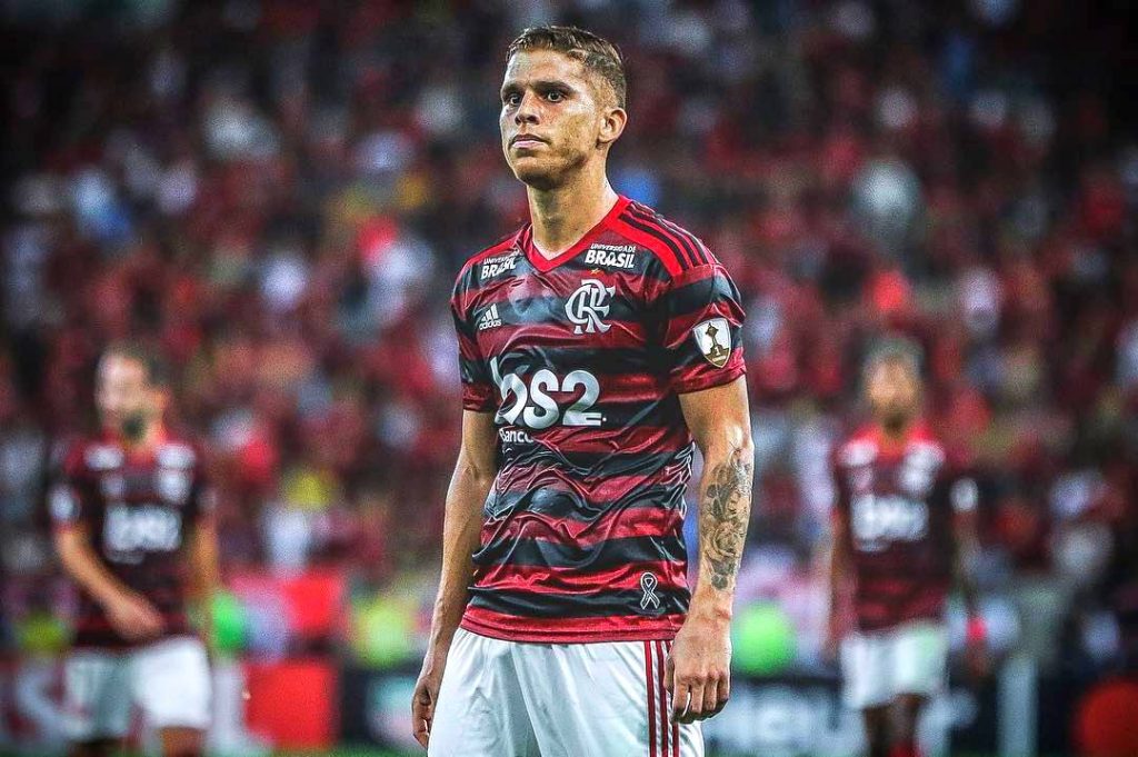 Os rumores sobre que Cuellar vai sair do Flamengo têm gerado uma grande expectativa entre os torcedores do clube