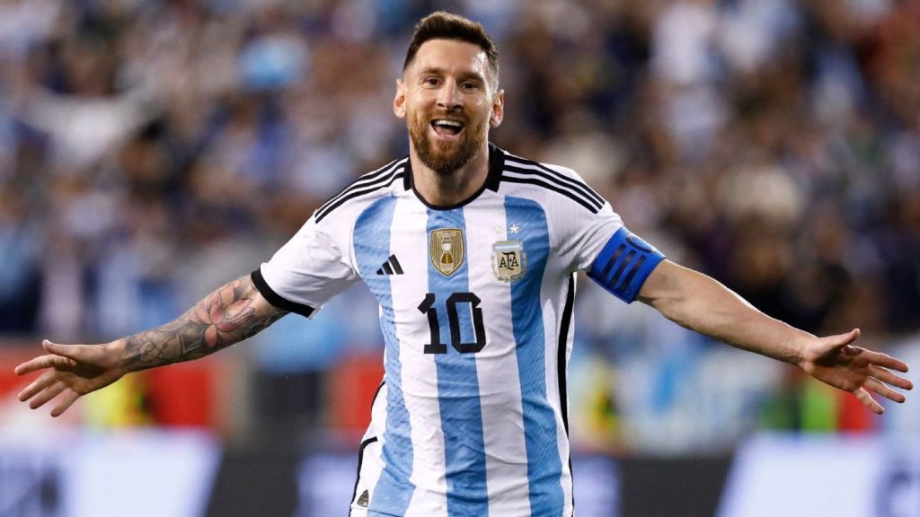 Lionel Messi é amplamente reconhecido como um dos maiores jogadores de futebol de todos os tempos