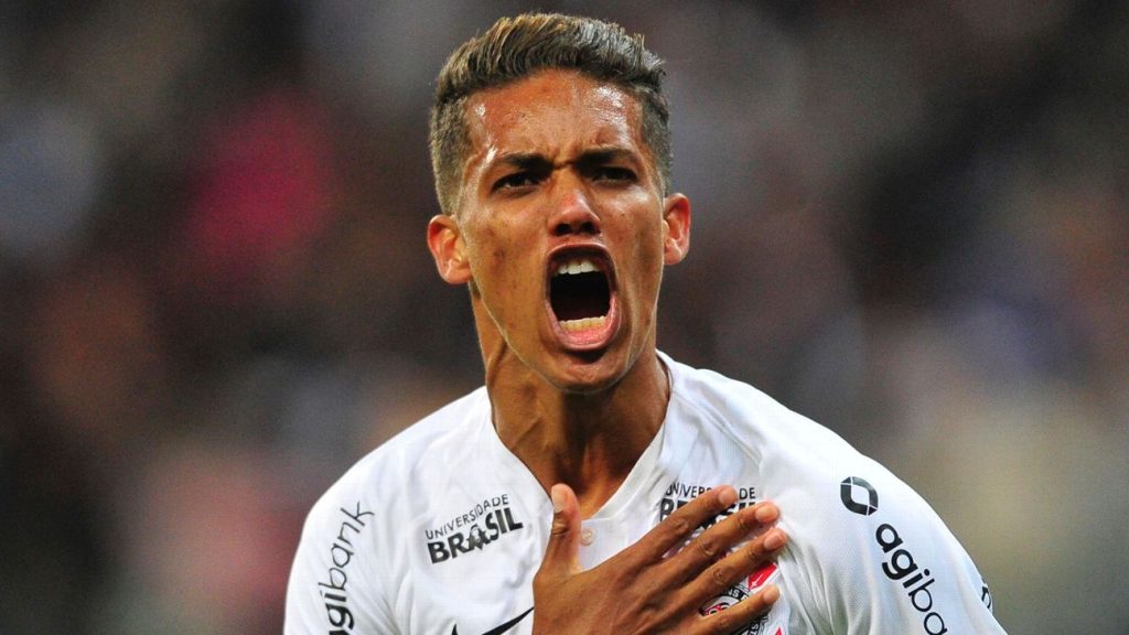 Pedrinho ex jogador do Corinthians, deixou sua marca no clube com sua habilidade, velocidade e técnica refinada