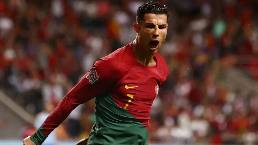 Cristiano Ronaldo: Um dos jogadores mais talentosos e bem-sucedidos da história do futebol