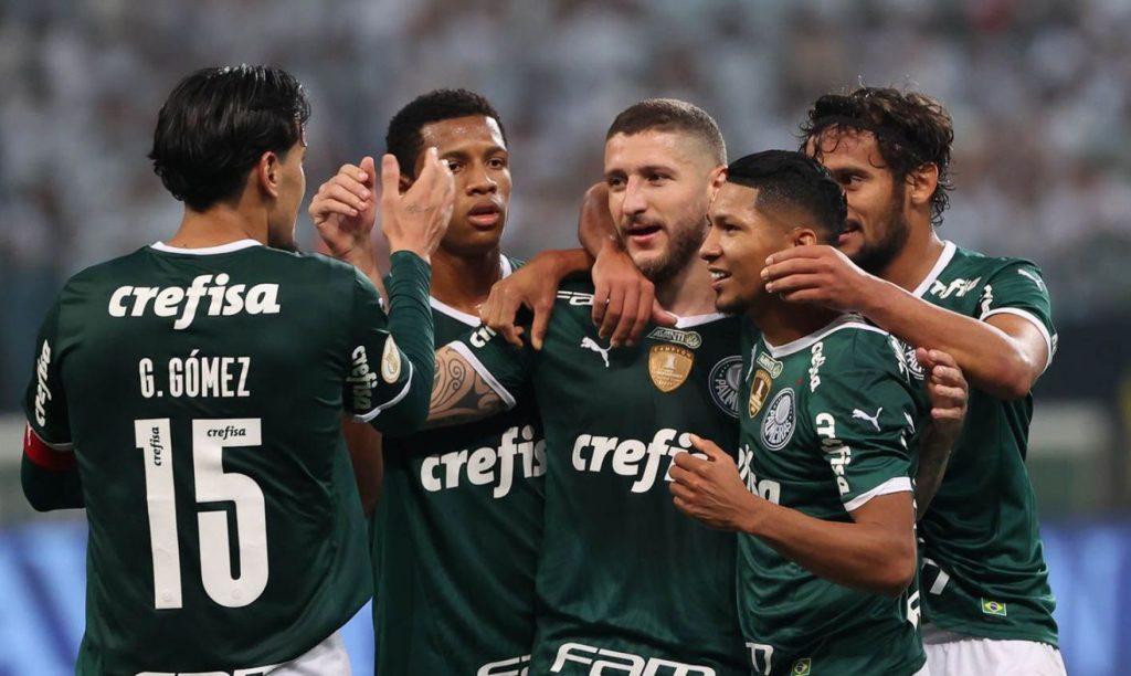 O reforço do Palmeiras: Um processo contínuo e estratégico para fortalecer o elenco e buscar o sucesso no futebol