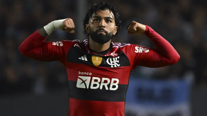 Dentre os jogadores do Flamengo, alguns recebem salários considerados elevados