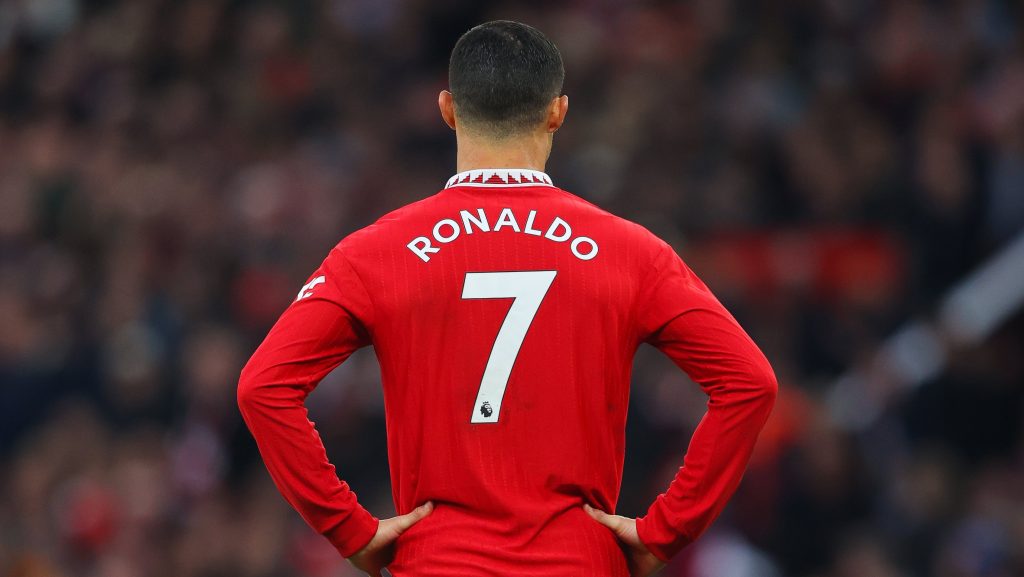 Ronaldo adotou a camisa número 7, uma camisa histórica que já havia sido usada por lendas do clube