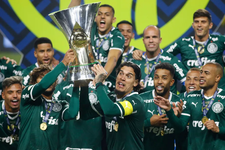 Uma campanha que se destaca em muitos dos critérios mencionados é a do Palmeiras na edição de 2016 do Brasileirão