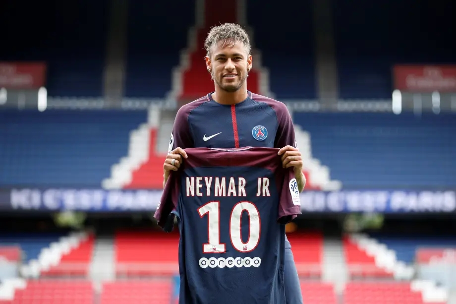 Neymar no Paris Saint Germain: Brilho e Controvérsias