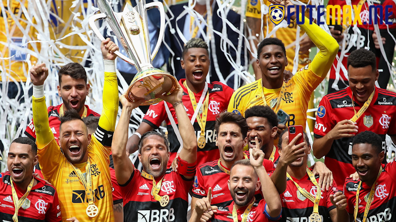 Desde o início do século 21, o Flamengo surgiu como uma força imparável nos campos de futebol